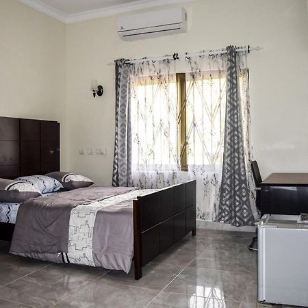 3A'S Guest House Akosombo Экстерьер фото