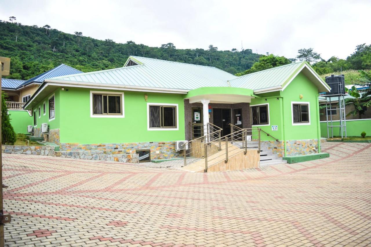 3A'S Guest House Akosombo Экстерьер фото
