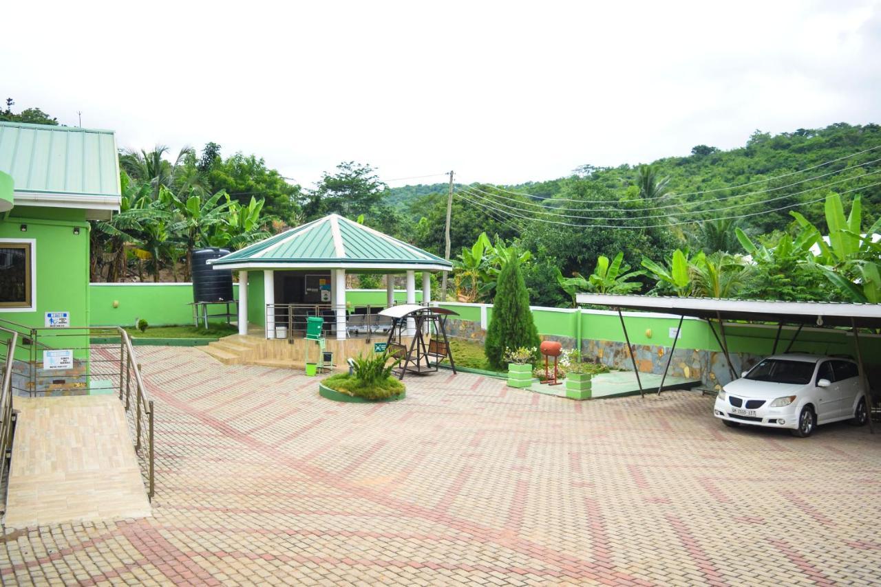 3A'S Guest House Akosombo Экстерьер фото