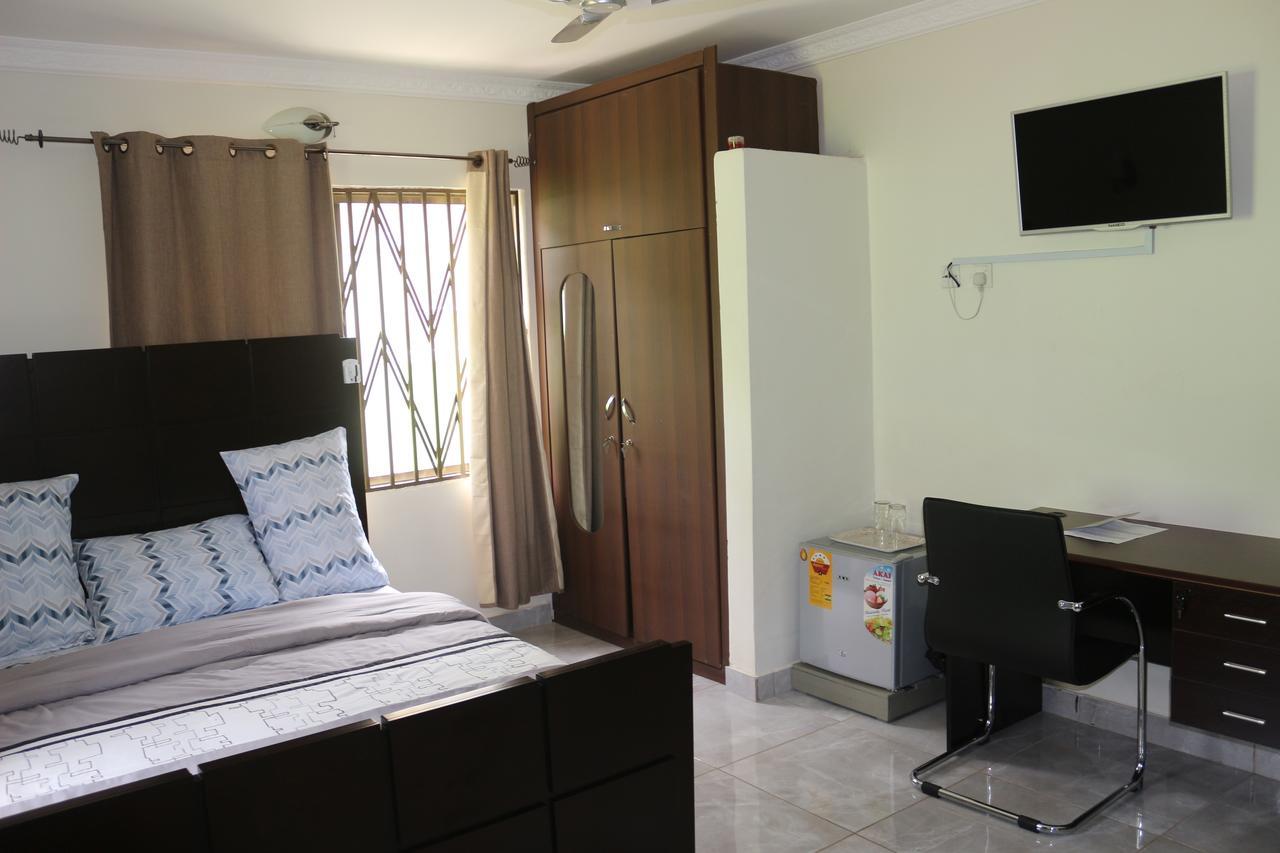 3A'S Guest House Akosombo Экстерьер фото