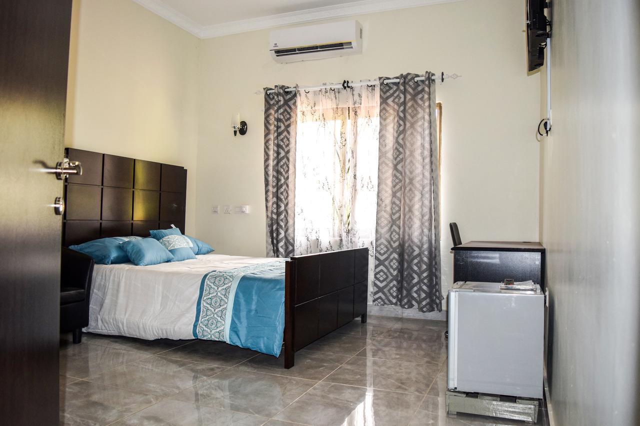 3A'S Guest House Akosombo Экстерьер фото