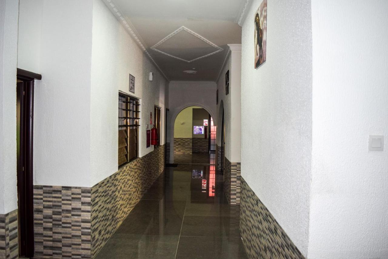 3A'S Guest House Akosombo Экстерьер фото