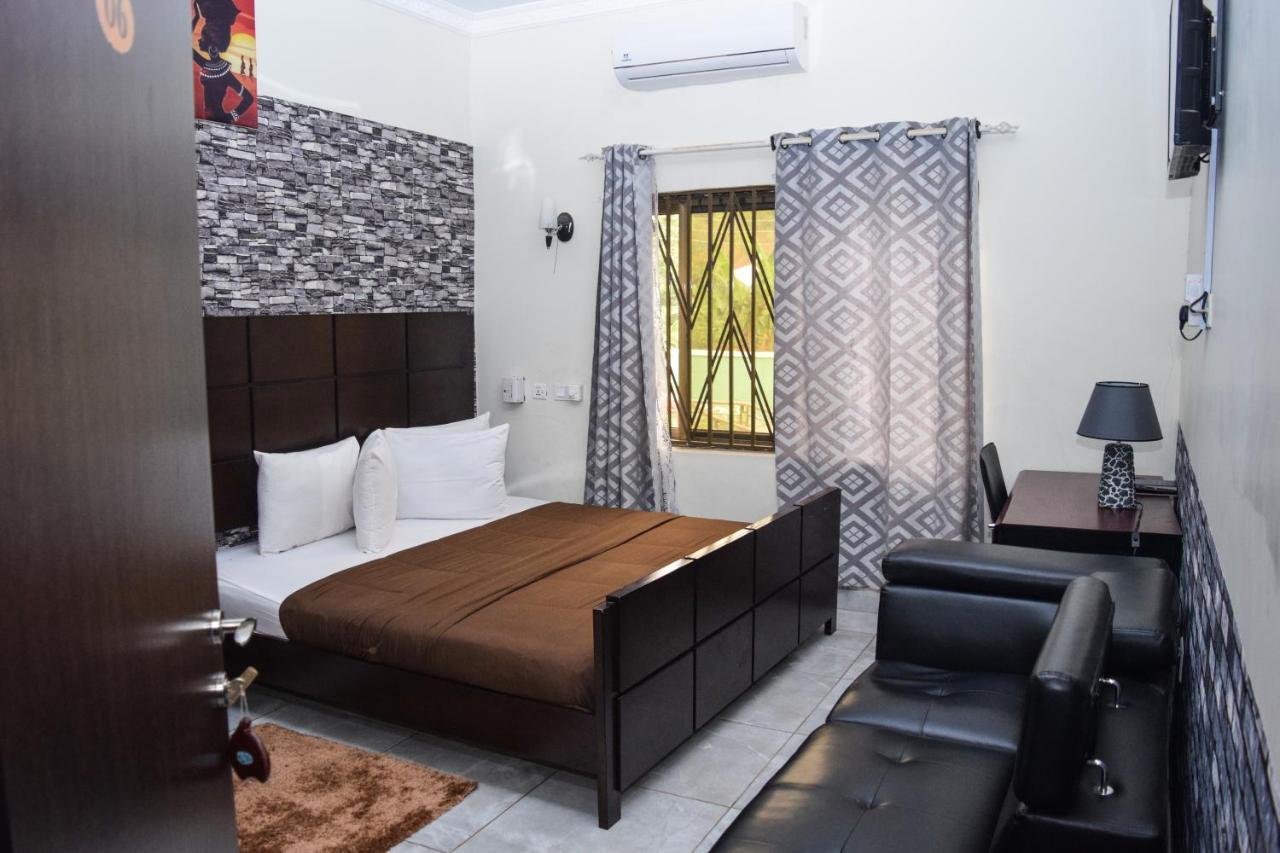 3A'S Guest House Akosombo Экстерьер фото