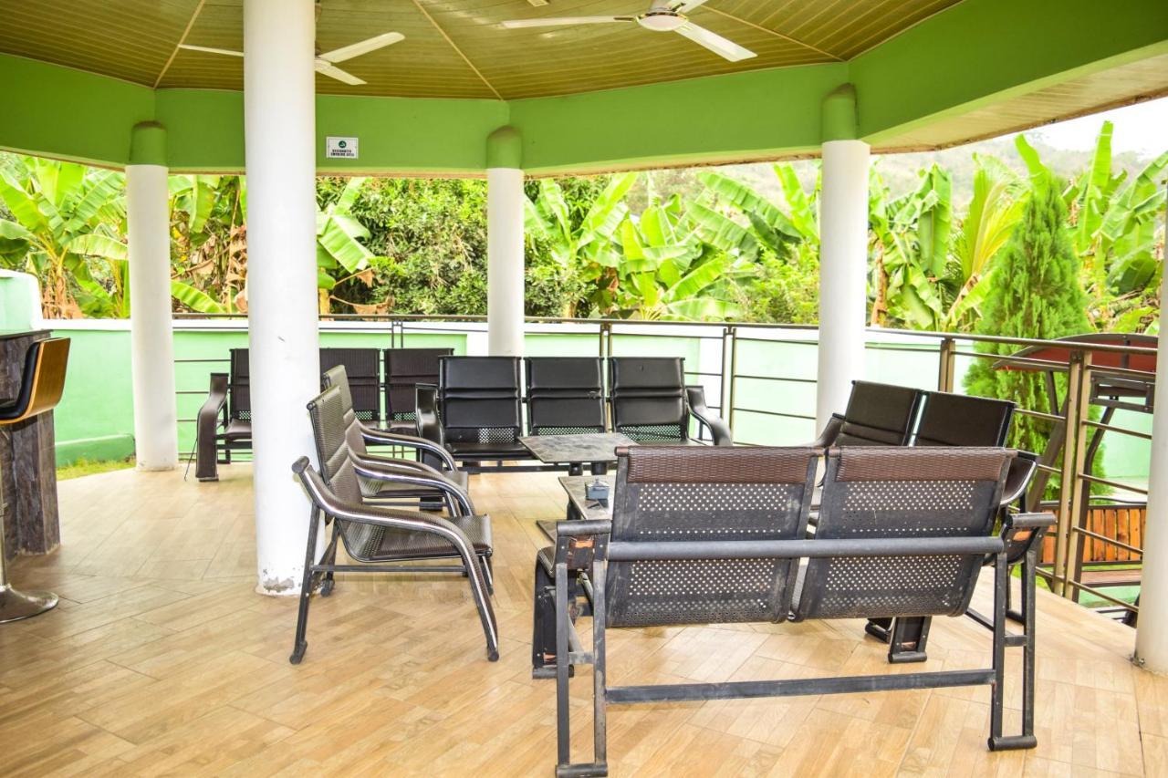 3A'S Guest House Akosombo Экстерьер фото