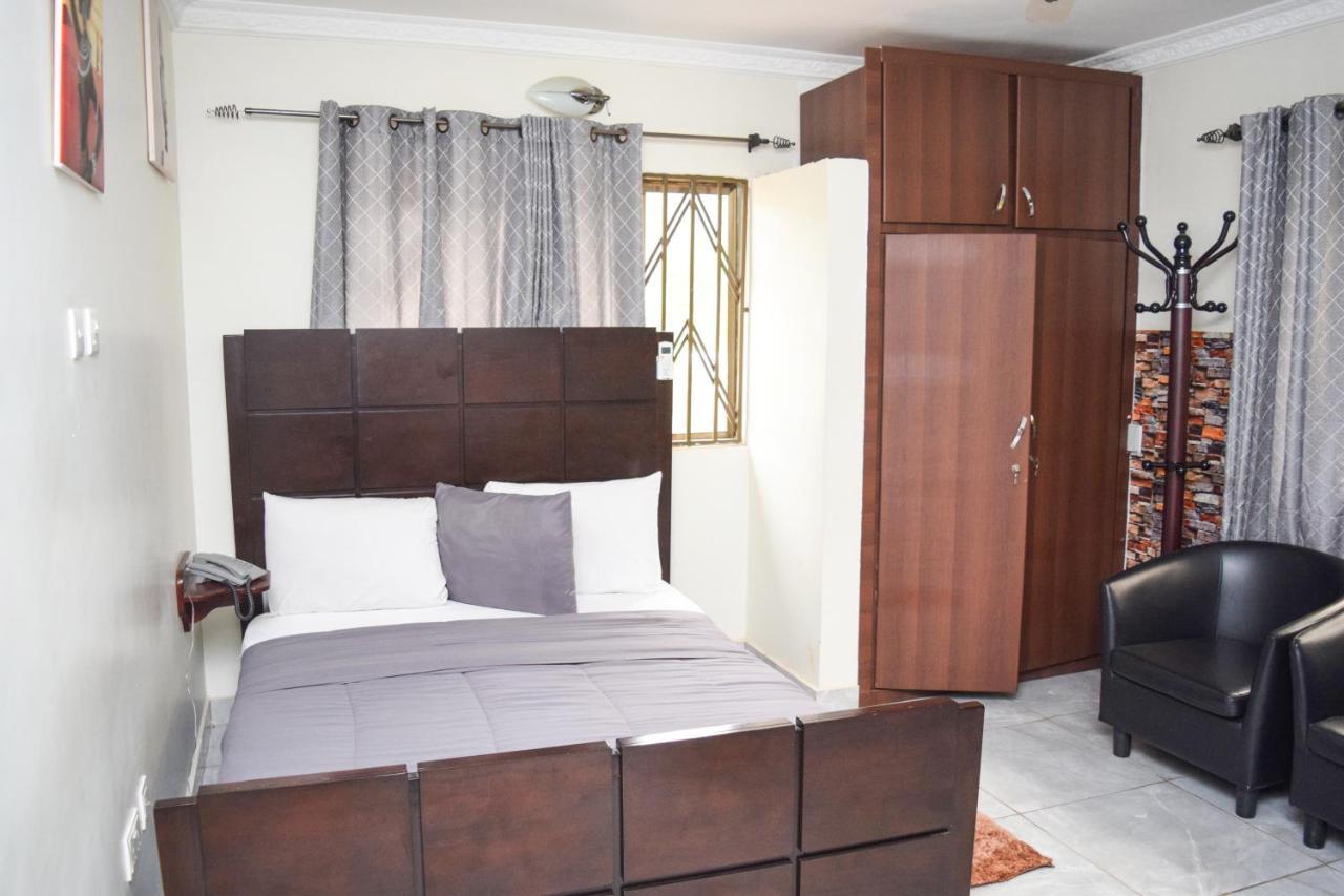 3A'S Guest House Akosombo Экстерьер фото